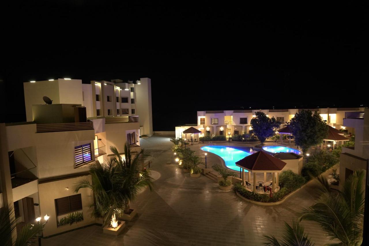 The Sky Imperial Bapu'S Resort Dwārka Exteriér fotografie